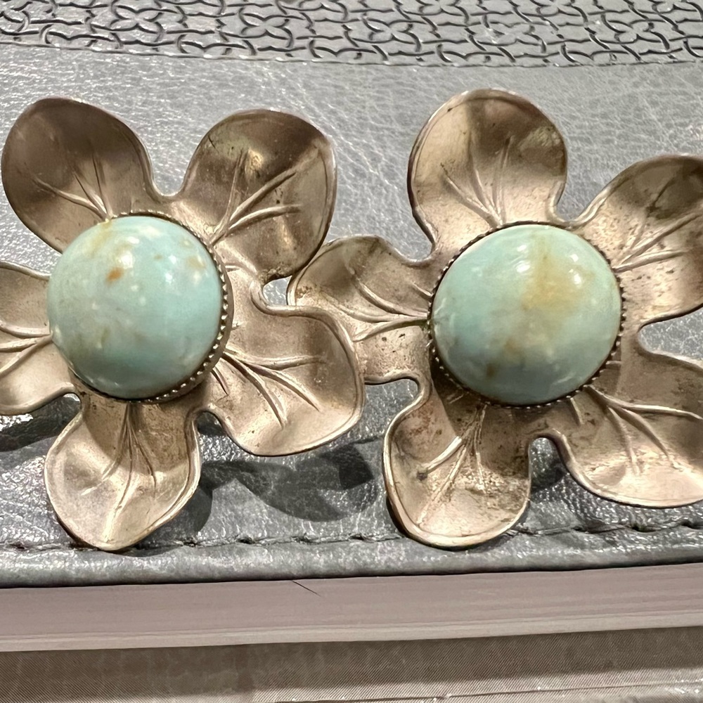 Vintage screwback earrings